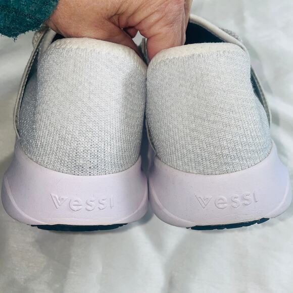 Vessi Everyday Move Waterproof Sneakers - Woman's Size 8 - Worn Once - Picture 7 of 11